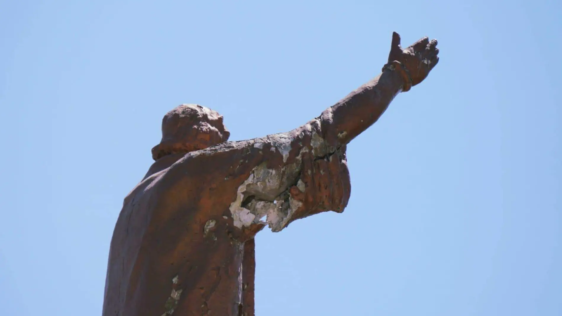 El histórico monumento a Cristóbal Colón con severos daños 